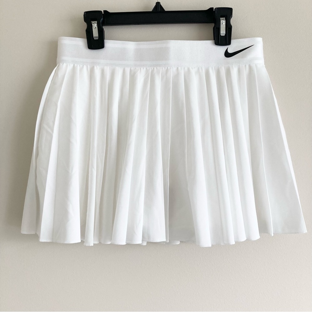 Medium Rare Nike Victory Pleated White Mini Skirt - Picture 2 of 15